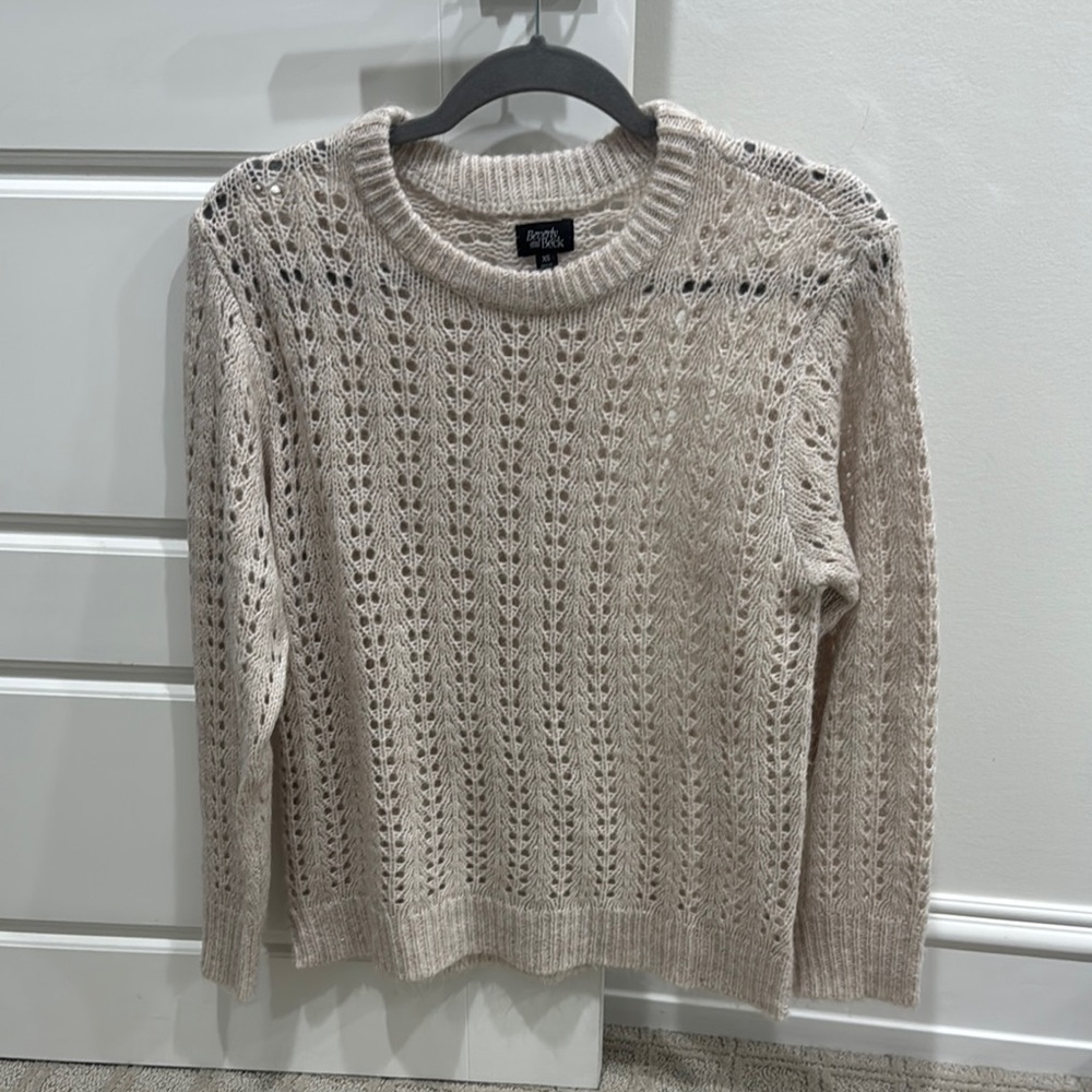 Beverly & Beck Cream Crew Neck Sweater with Intricate Knit Design